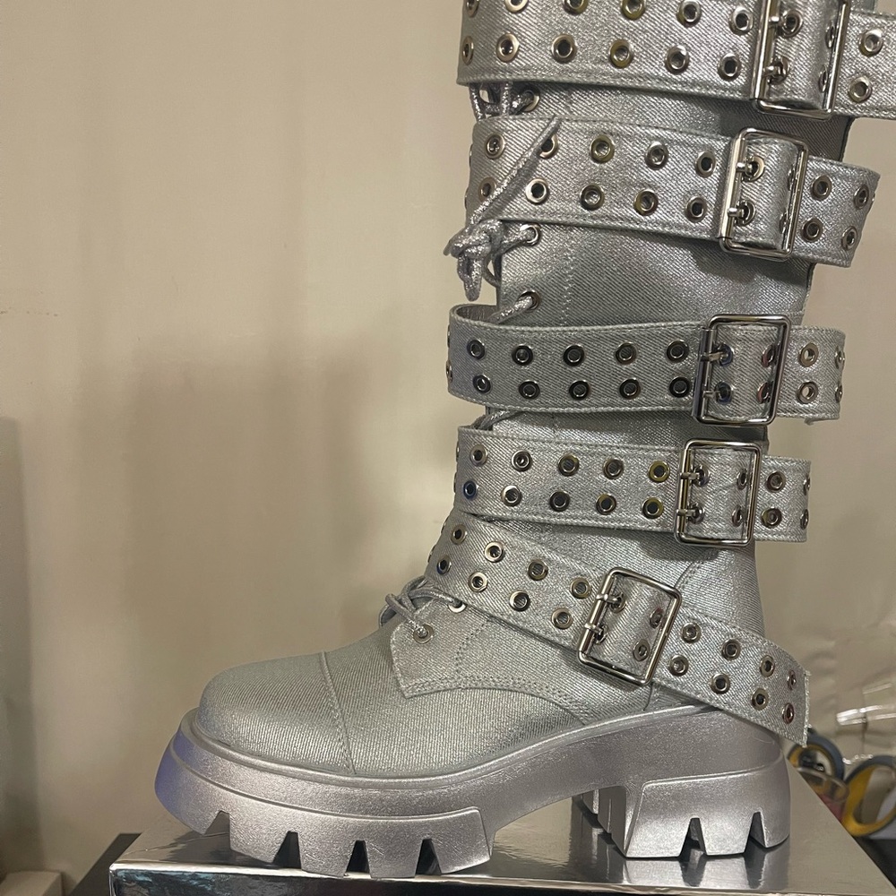 AKIRA MANSI Silver Buckle Combat Boots for Women Size 8.5